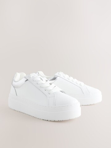 Baskets basses Next en blanc
