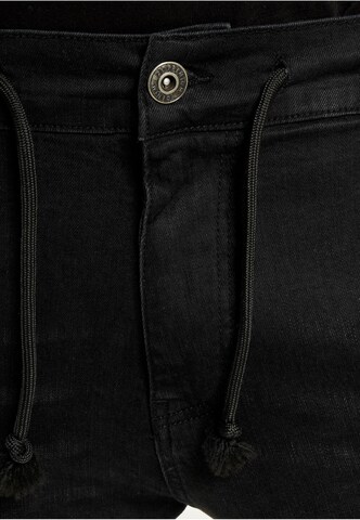 2Y Premium Tapered Cargo jeans in Black