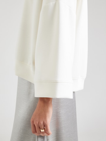 Rich & Royal Sweatshirt 'T Peached Contemp' in Wit