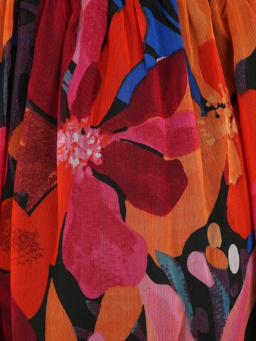 Robe d’été 'Aprilia' Mamalicious Curve en mélange de couleurs