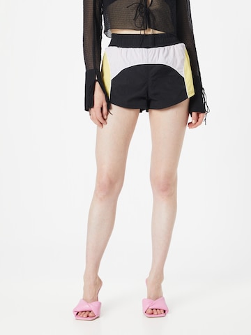 Nasty Gal Regular Shorts in Schwarz: predná strana