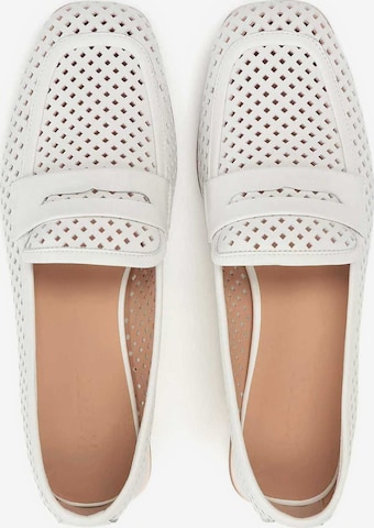 Chaussure basse Kazar en blanc