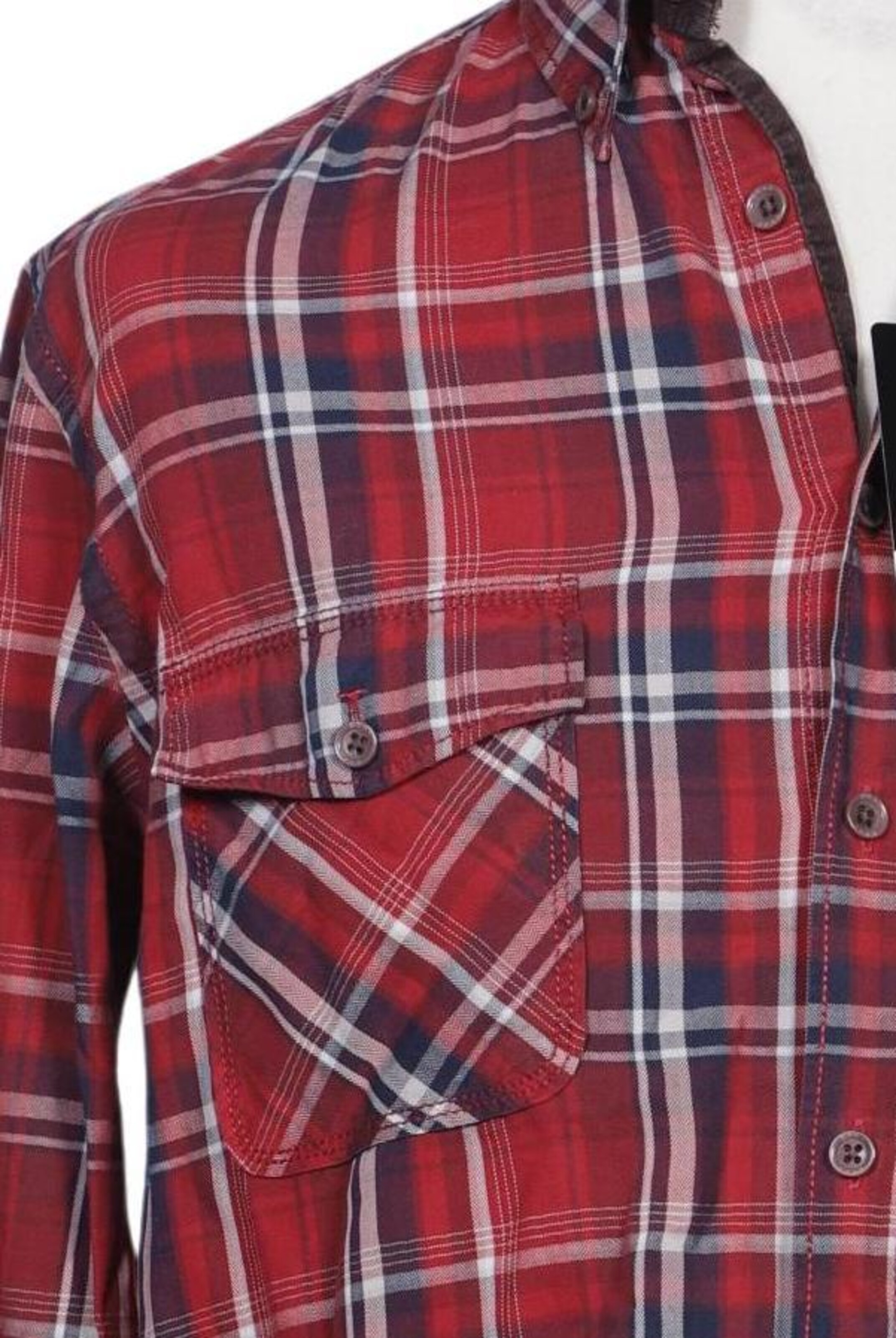 BRAX Button Up Shirt in M in Red