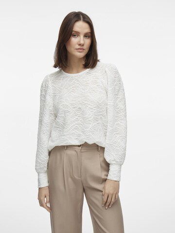 T-shirt VILA en blanc : devant