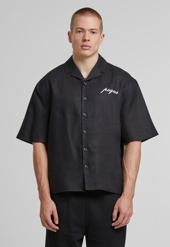Pequs Comfort fit Button Up Shirt in Black: front