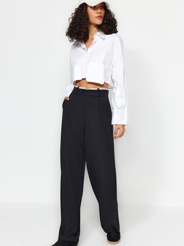 Trendyol - Loosefit Pantalón plisado en negro