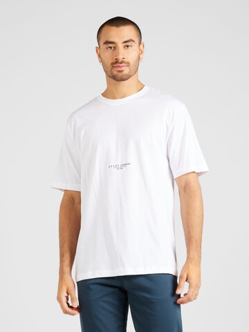 only white t shirt