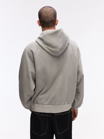 BershkaSweater majica - siva boja