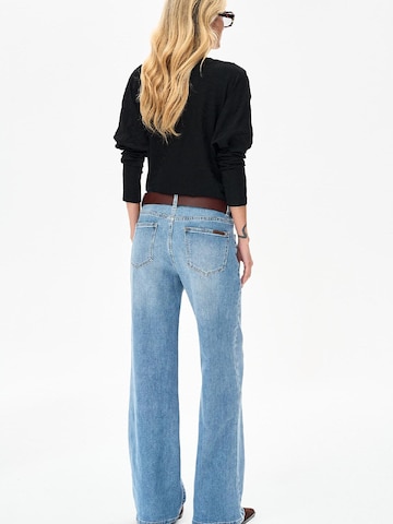 Blue Shadow Blouse in Black