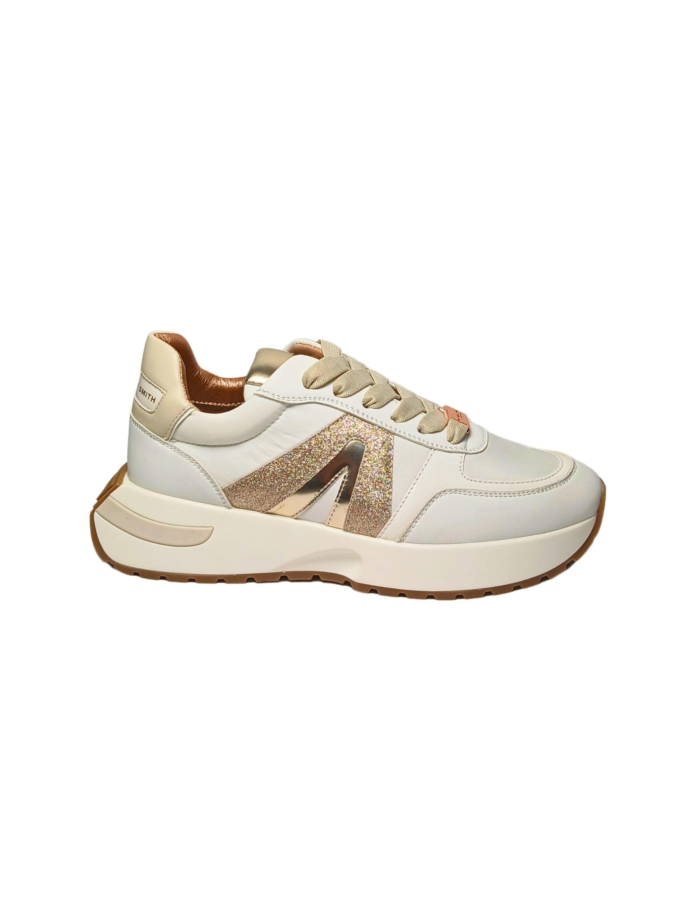 Alexander Smith Sneakers in White: front
