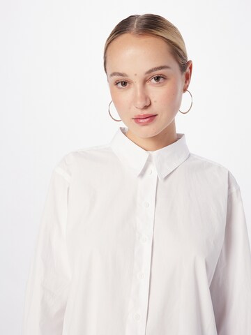 Gina Tricot - Blusa 'Anna' en blanco