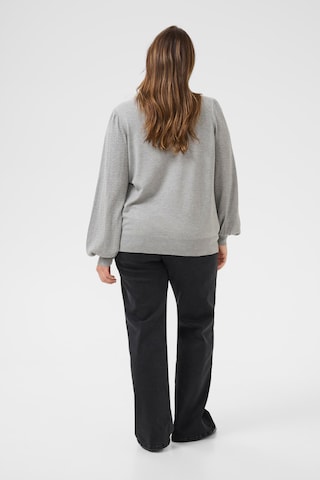 Pull-over KAFFE CURVE en gris