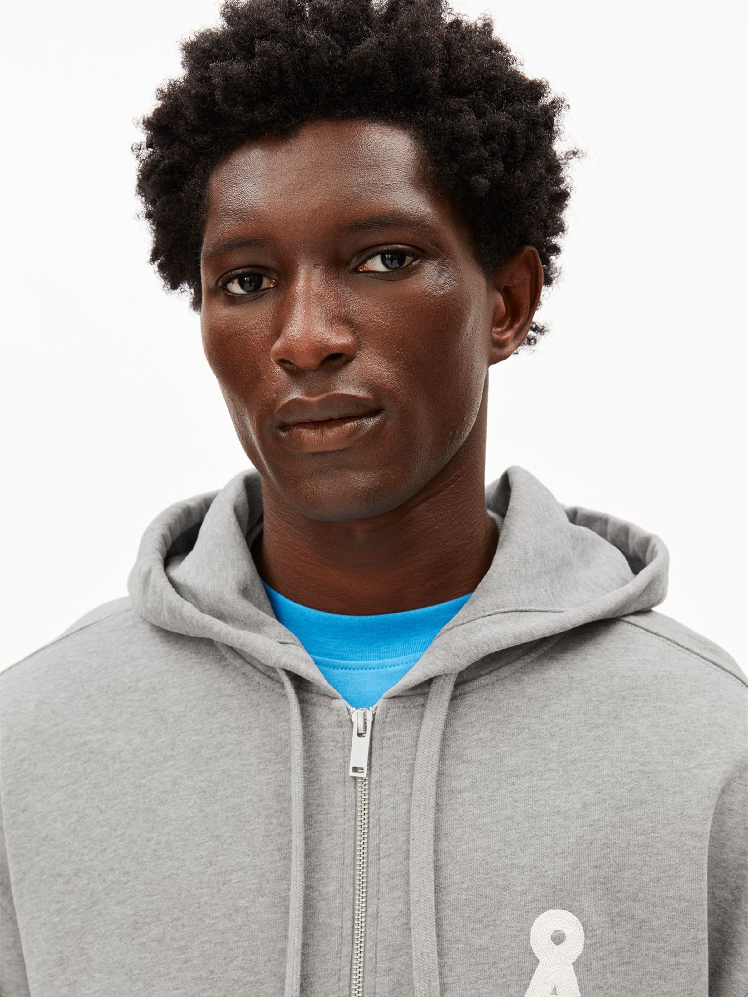 ARMEDANGELS Sweatvest in Grijs: voorkant