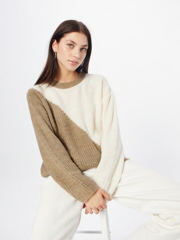 PIECES Pullover 'NILLE' i brun: forside