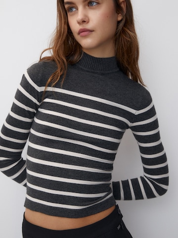 Pull&Bear Pullover in Grau