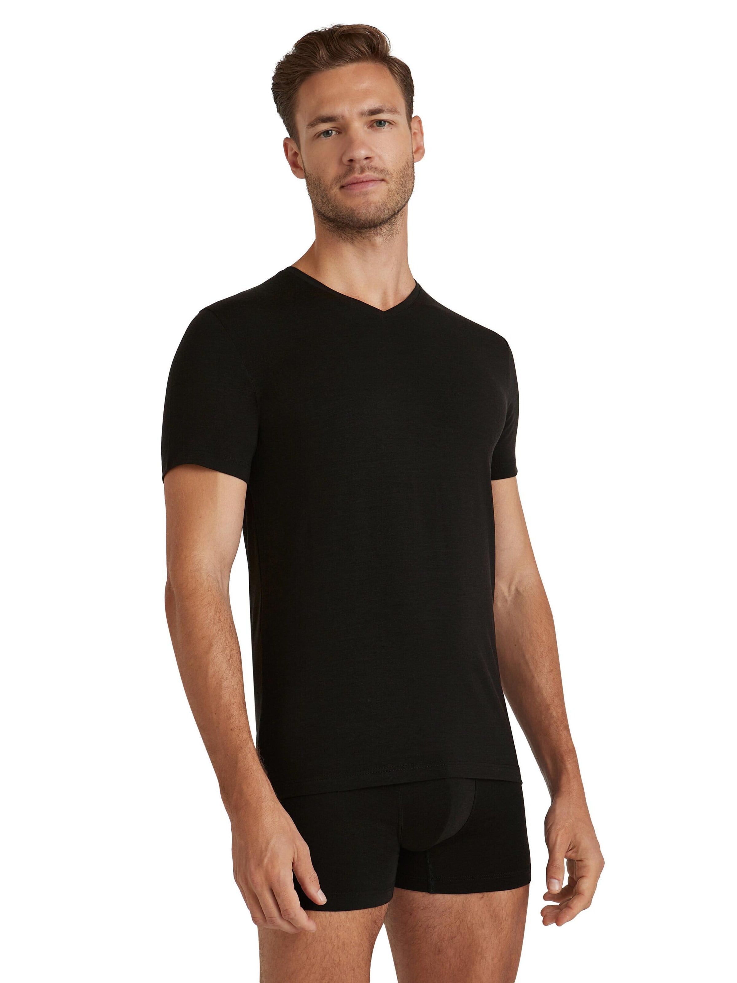 FALKE Undershirt in Black: front