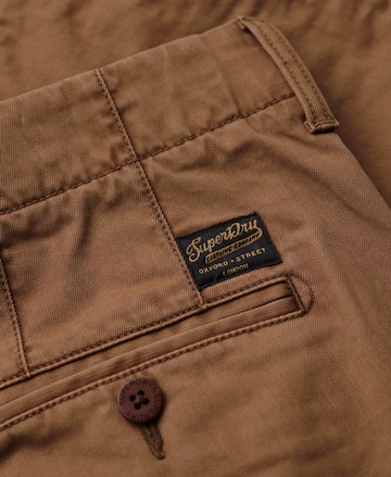Superdry Slimfit Chinohose ' Officer' in Braun