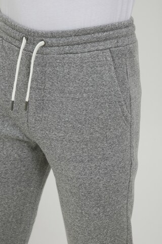 BLEND - Tapered Pantalón 'Gojko' en gris