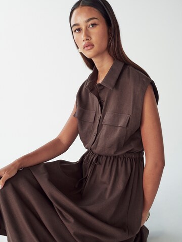 Willa - Vestido camisero 'Sez' en marrón