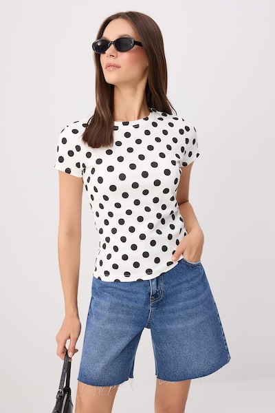 Trendyol Shirt in XS in Ecru / Black, Item view