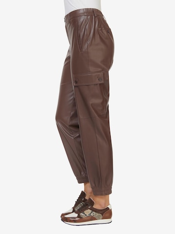 Regular Pantalon Rick Cardona by heine en marron