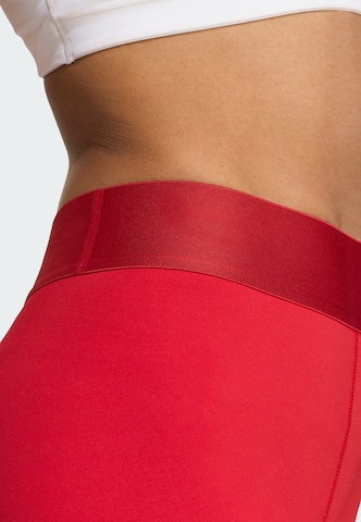 ADIDAS PERFORMANCE - Skinny Pantalón deportivo en rojo