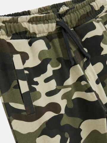 GUESS Tapered Hose in Grün