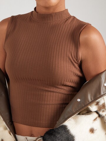 ABOUT YOU Topp 'Nanni' i brun