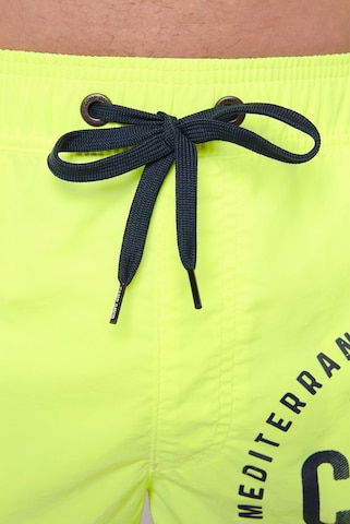 Pantaloncini da bagno di CAMP DAVID in giallo
