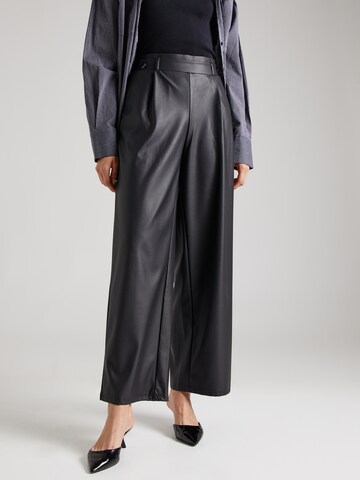 JDY Regular Pleat-Front Pants 'JDYSoya Geggo' in Black: front