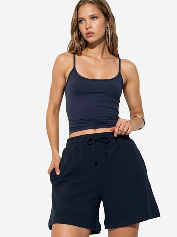 Busem - Loosefit Calças 'Shorts' em azul