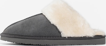 Minnetonka Slipper 'Chesney ' in Grey: front