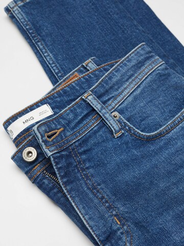 Regular Jeans 'Janl' de la MANGO MAN pe albastru