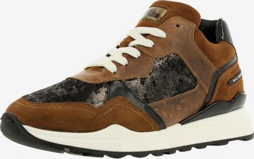 BULLBOXER Sneakers in Brown: front