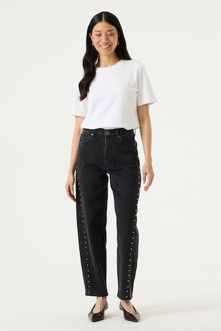 Barrel Jeans di GARCIA in nero: frontale