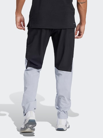 ADIDAS PERFORMANCE Szabványos Sportnadrágok 'TECH APP' - fekete: hátul