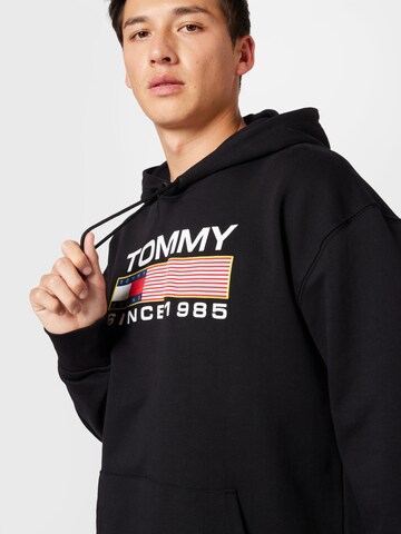 Bluză de molton de la Tommy Jeans pe negru