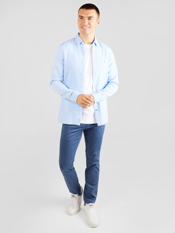 TOMMY HILFIGER Slim fit Koszula w kolorze niebieski