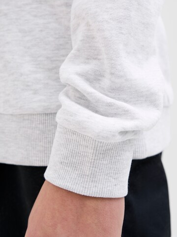 Jack & Jones Junior Sweatshirt 'JCOLogan' in White