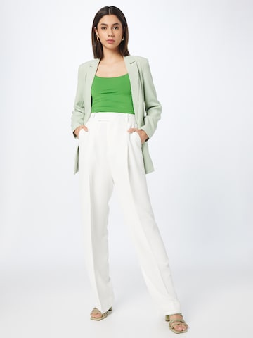 Wide leg Pantaloni cu dungă 'KELSYAT' de la Ted Baker pe alb