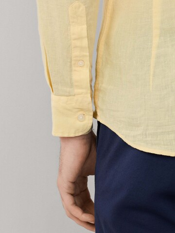 Coupe regular Chemise Hackett London en jaune