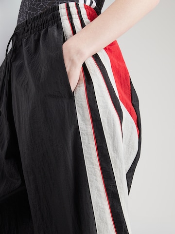 Loosefit Pantalon 'SANTIAGO' ADIDAS ORIGINALS en noir