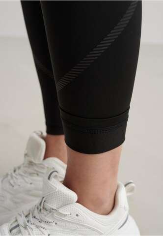 Aim'n Skinny Sports trousers in Black