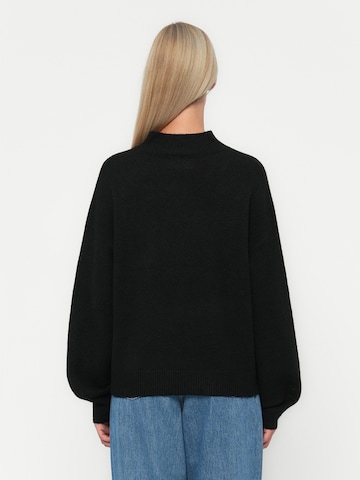 PIECES Пуловер 'PCMALOU' в черно