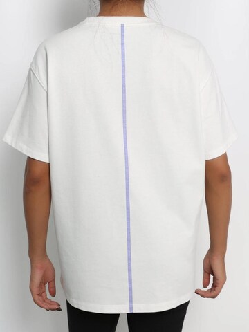 Maglietta 'All day Essentials T-shirt' di Jelenew in bianco