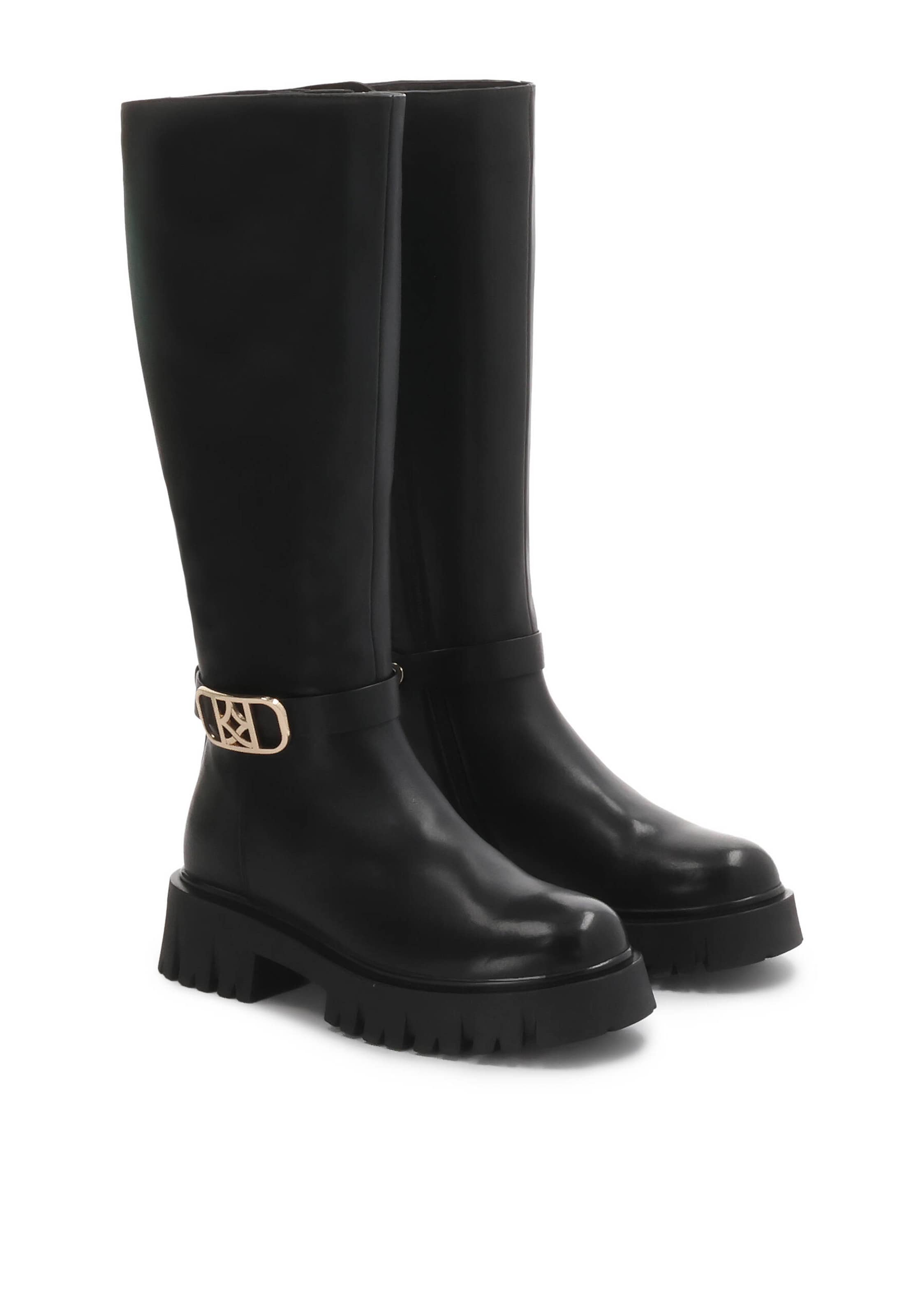 Kazar Saabas, värv must