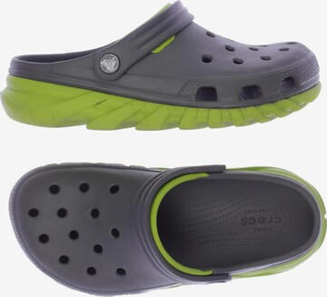 Crocs Sandalen 38 in Grau: predná strana