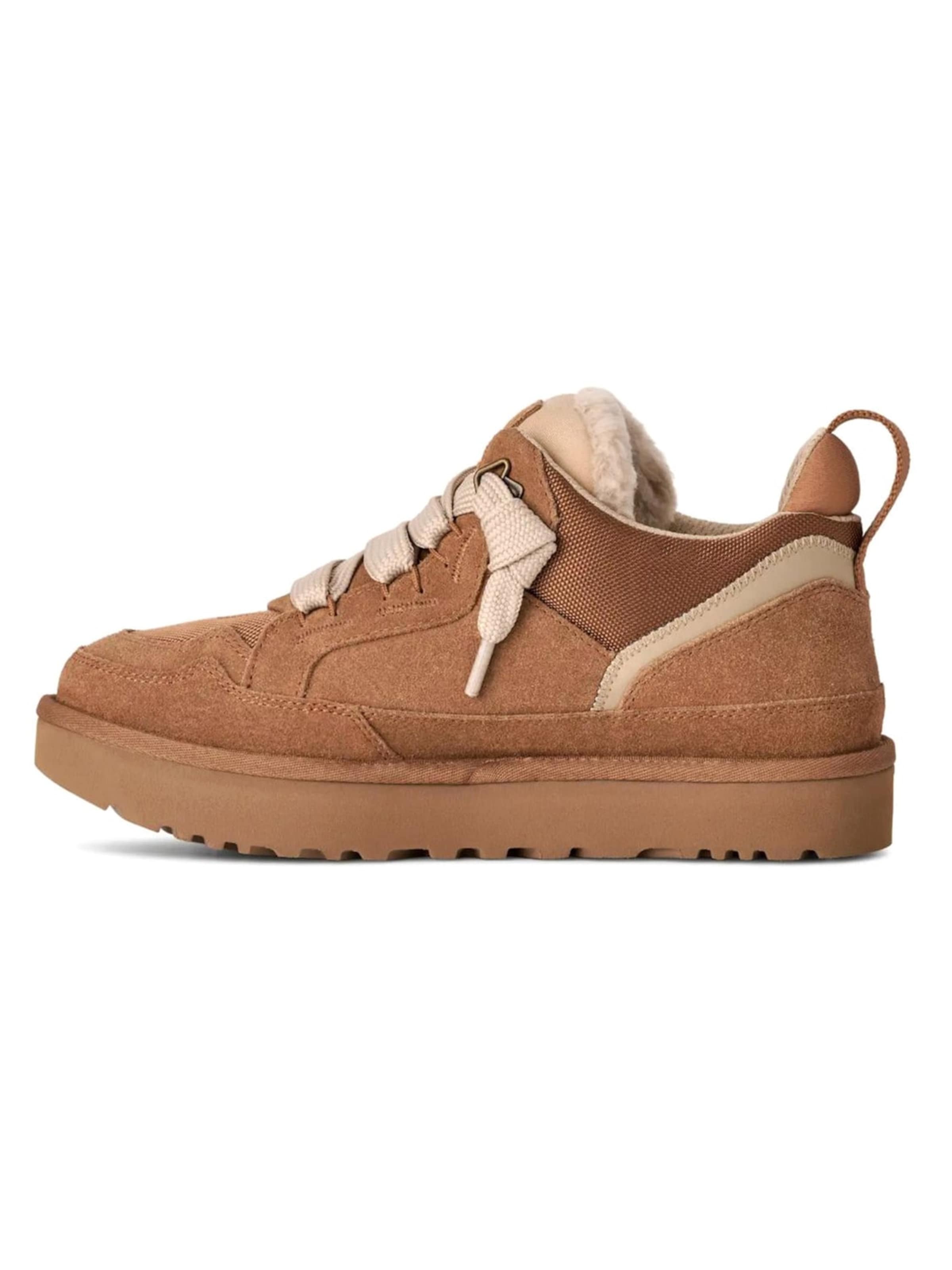 UGG - Botas em castanho