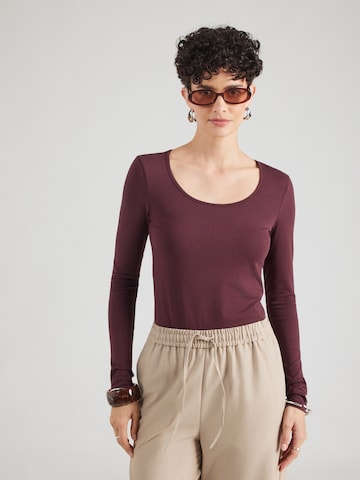 Tricou 'VMMAXI' de la VERO MODA pe roșu: față