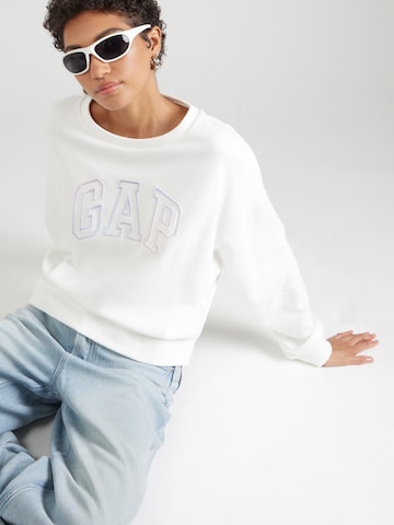 GAP Sweatshirt in White: front